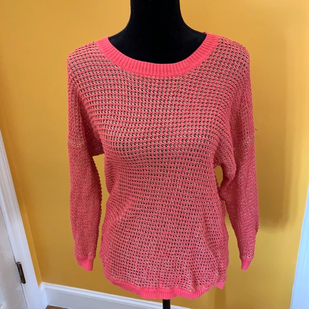 Coral sweater with gold weaving sz M